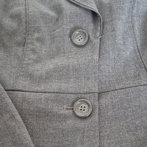 Sophisticated Charcoal Blazer for Women - Picture 15 of 16